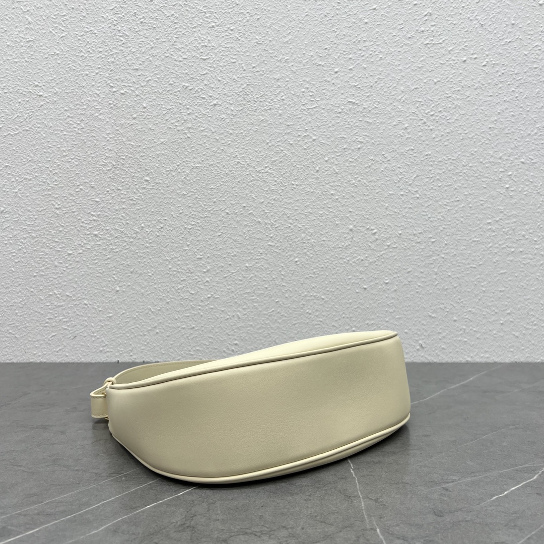 Celine Medium Ava Triomphe Bag In Smooth Calfskin Shoulder Bag Cream 114493